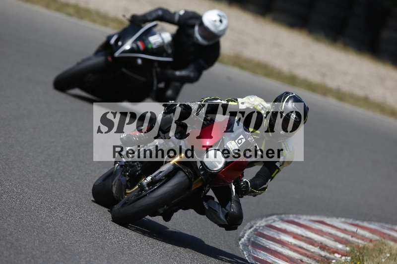 /Archiv-2023/28 05.06.2023 Moto Club Anneau du Rhin/vert-medium/6